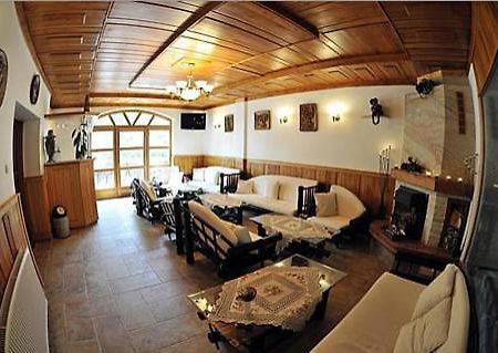 Trojka Hotel Es Panzio Szolnok Exterior foto