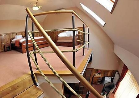 Trojka Hotel Es Panzio Szolnok Zimmer foto