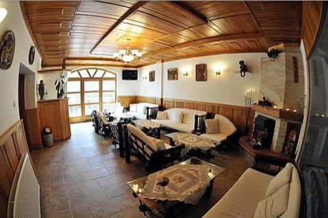Trojka Hotel Es Panzio Szolnok Exterior foto